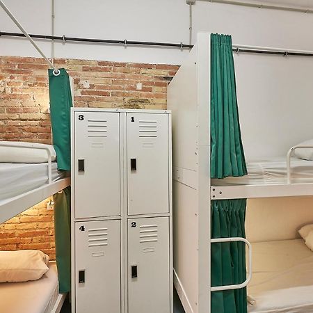 Hola Hostal Collblanc Οσπιταλέτ ντε Λιοβρεγάτ Εξωτερικό φωτογραφία