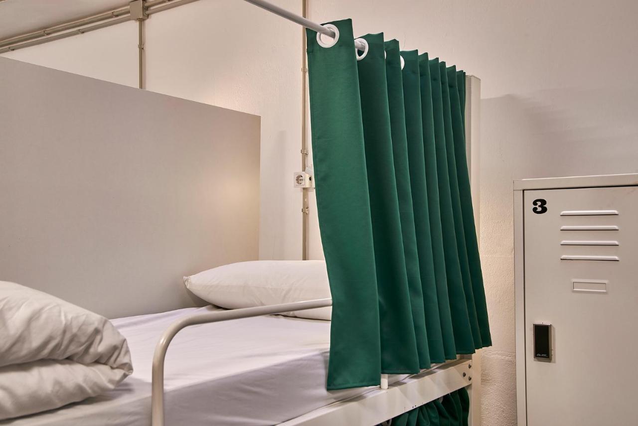 Hola Hostal Collblanc Οσπιταλέτ ντε Λιοβρεγάτ Εξωτερικό φωτογραφία
