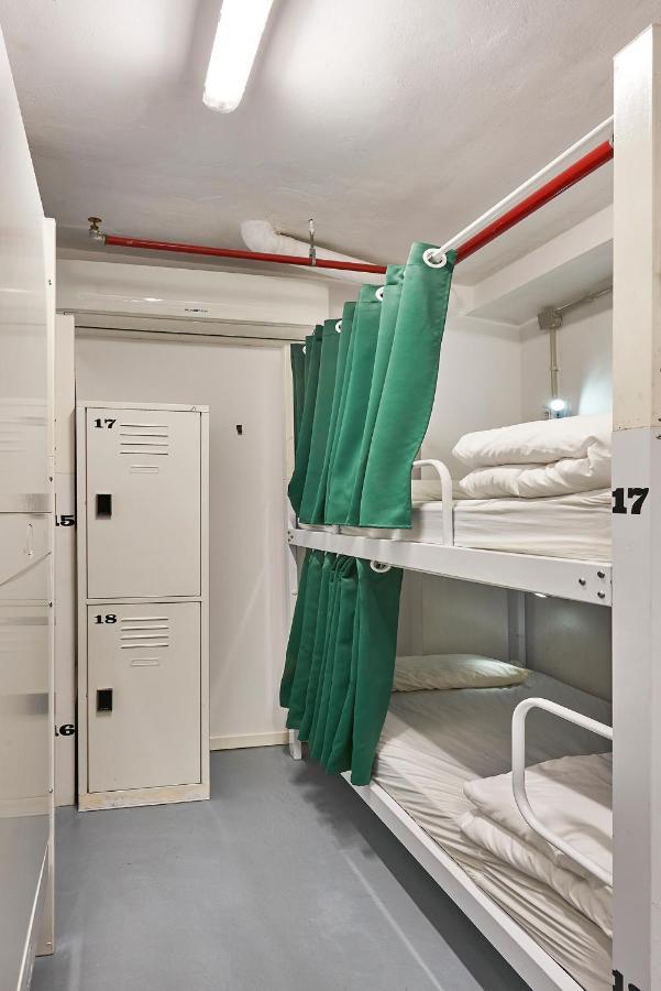 Hola Hostal Collblanc Οσπιταλέτ ντε Λιοβρεγάτ Εξωτερικό φωτογραφία