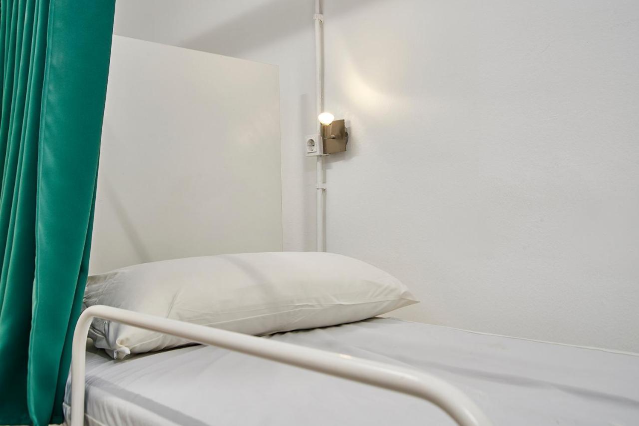 Hola Hostal Collblanc Οσπιταλέτ ντε Λιοβρεγάτ Εξωτερικό φωτογραφία