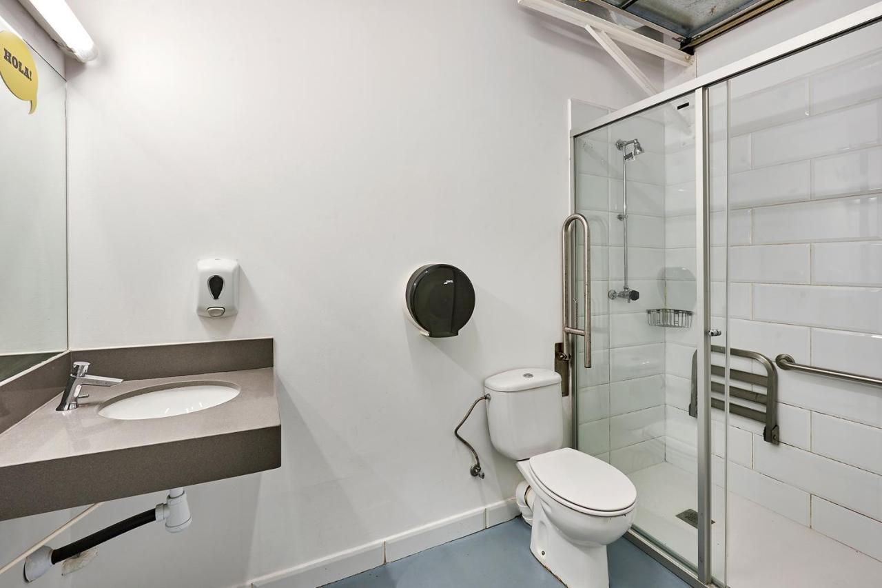 Hola Hostal Collblanc Οσπιταλέτ ντε Λιοβρεγάτ Εξωτερικό φωτογραφία