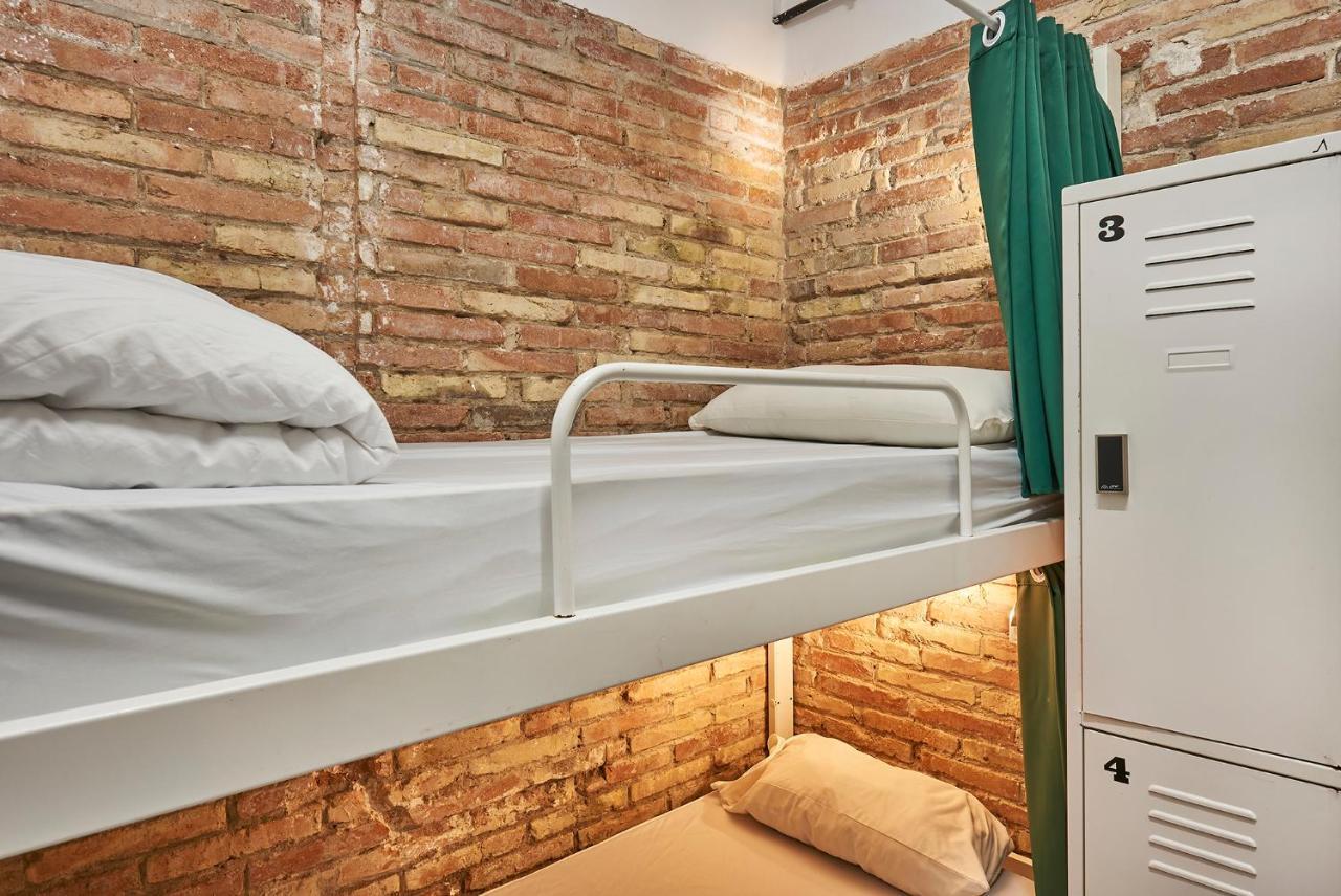 Hola Hostal Collblanc Οσπιταλέτ ντε Λιοβρεγάτ Εξωτερικό φωτογραφία