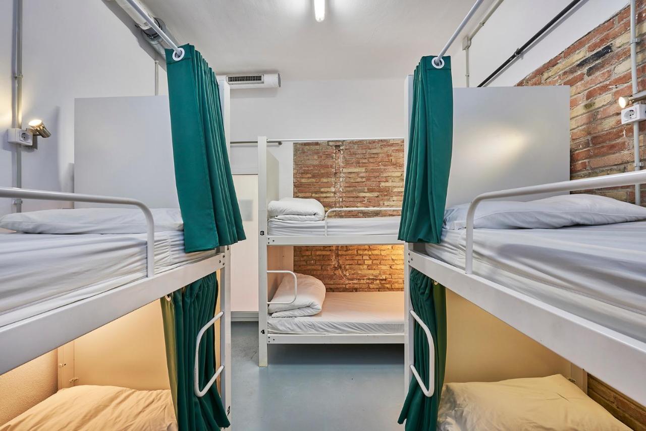 Hola Hostal Collblanc Οσπιταλέτ ντε Λιοβρεγάτ Εξωτερικό φωτογραφία