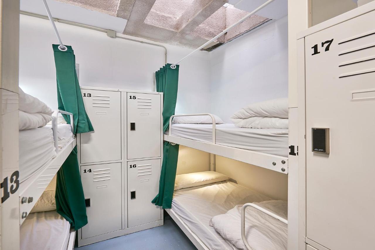Hola Hostal Collblanc Οσπιταλέτ ντε Λιοβρεγάτ Εξωτερικό φωτογραφία