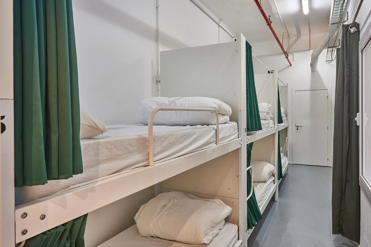 Hola Hostal Collblanc Οσπιταλέτ ντε Λιοβρεγάτ Εξωτερικό φωτογραφία