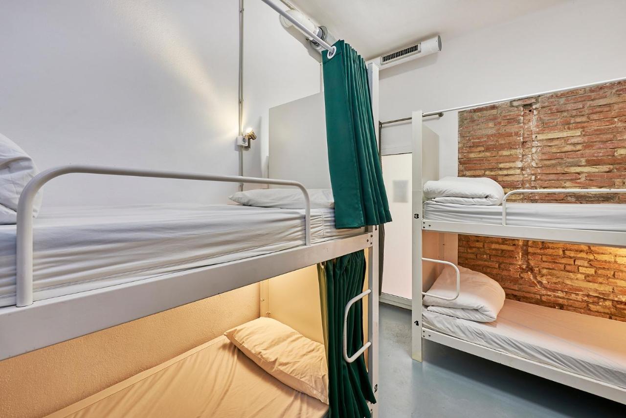 Hola Hostal Collblanc Οσπιταλέτ ντε Λιοβρεγάτ Εξωτερικό φωτογραφία