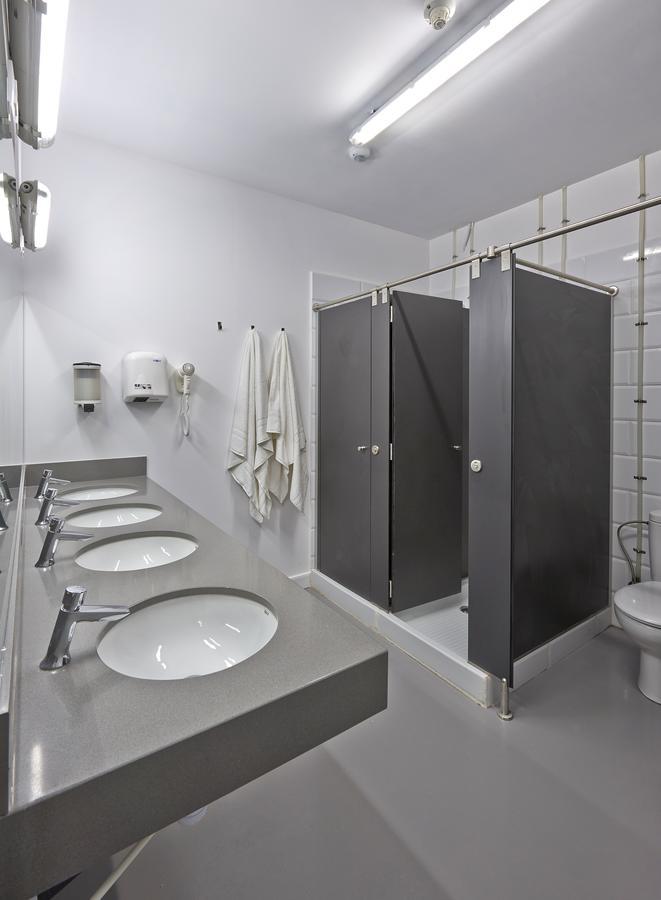 Hola Hostal Collblanc Οσπιταλέτ ντε Λιοβρεγάτ Εξωτερικό φωτογραφία