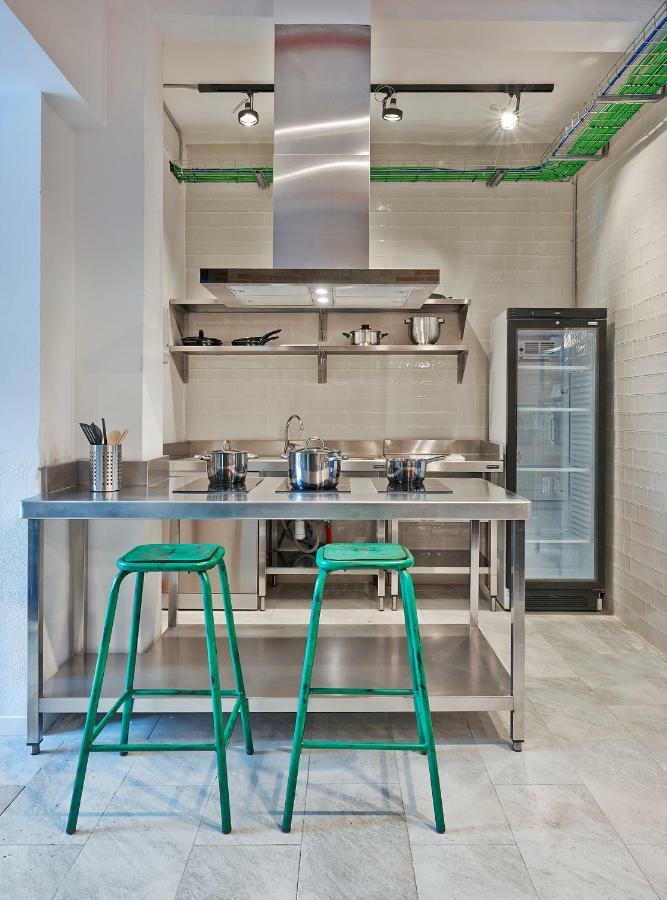 Hola Hostal Collblanc Οσπιταλέτ ντε Λιοβρεγάτ Εξωτερικό φωτογραφία